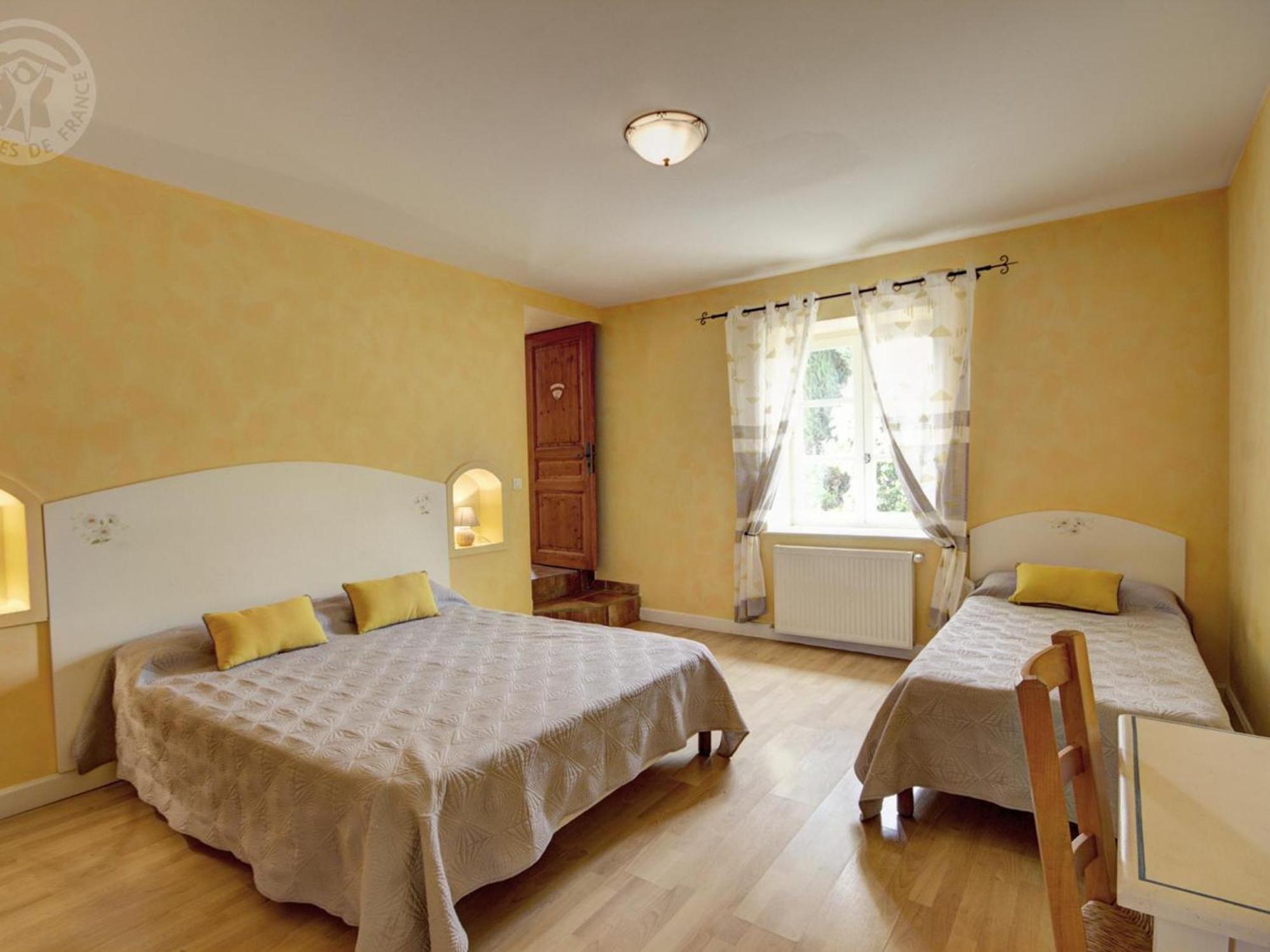 Belle Maison De Campagne Avec Piscine, 4 Chambres, Jardin Et Terrasse Pres De Montbrison - Fr-1-496-48 Chalain-le-Comtal Zewnętrze zdjęcie
