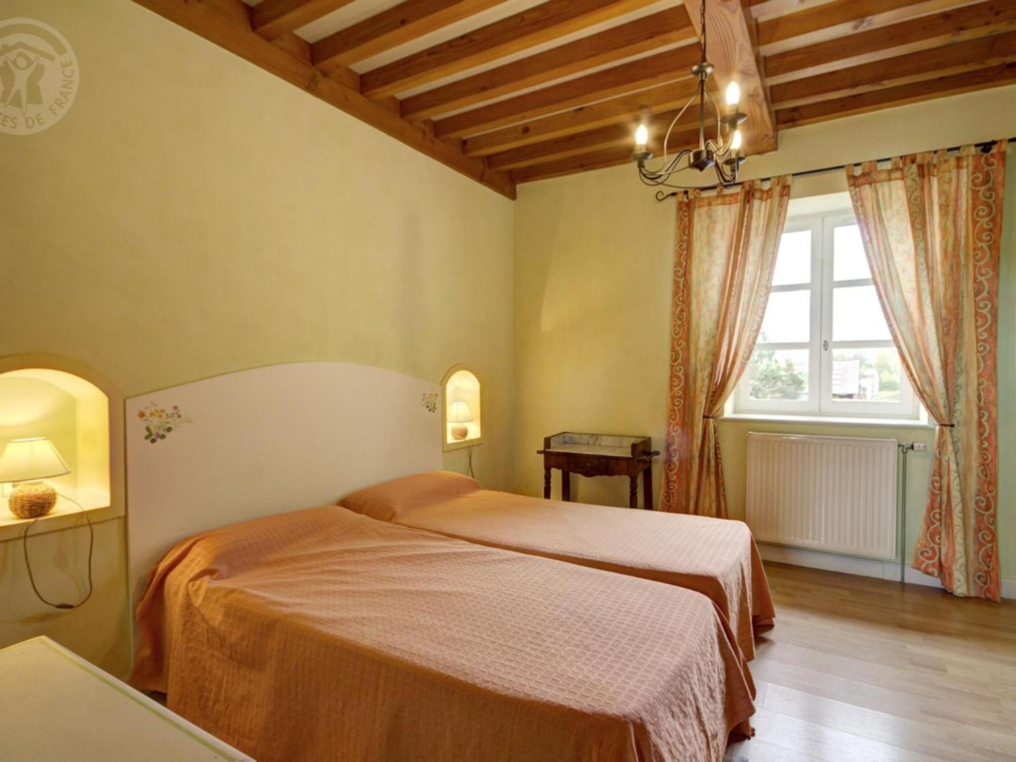 Belle Maison De Campagne Avec Piscine, 4 Chambres, Jardin Et Terrasse Pres De Montbrison - Fr-1-496-48 Chalain-le-Comtal Zewnętrze zdjęcie