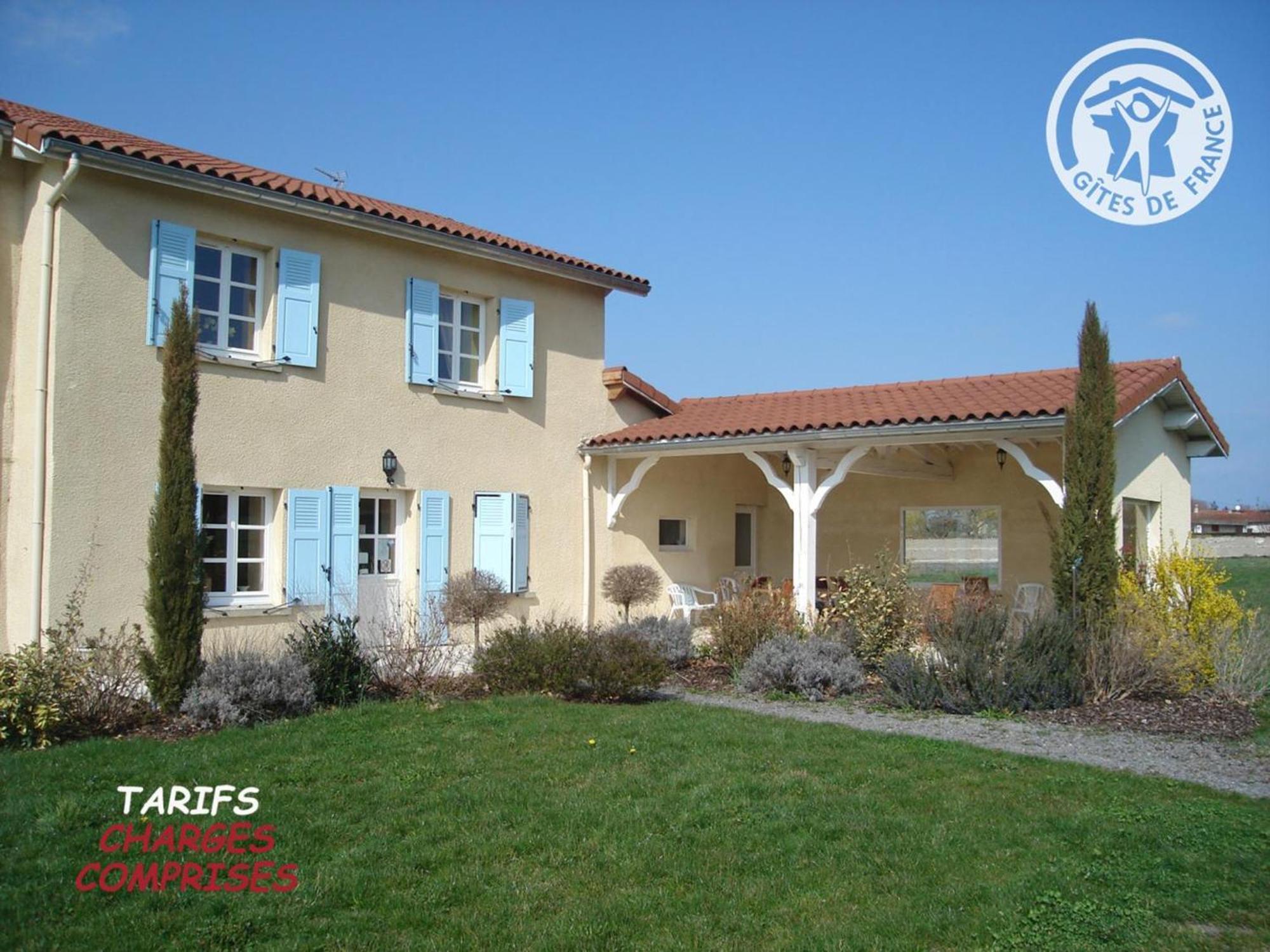 Belle Maison De Campagne Avec Piscine, 4 Chambres, Jardin Et Terrasse Pres De Montbrison - Fr-1-496-48 Chalain-le-Comtal Zewnętrze zdjęcie